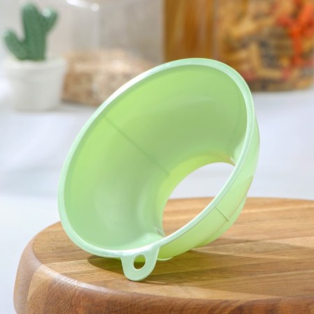 A funnel for cans with a wide neck, d = 15 cm (6.5 cm), color mix-2