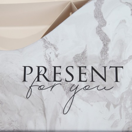 Confectionery box, packaging, "Pressent", 23 x 23x 4 cm-3