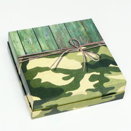 The box is folding, "strategic stock" 23 x 23 x 6.5 cm-3