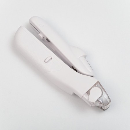 Smart animal clawers, with a file, LED flashlight and a claw container, on batteries-2