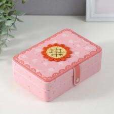 Casket to the leatherette for jewelry 