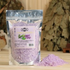 Salt for a bath and bath 