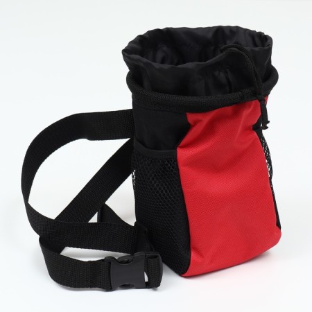 Training handbag for treats with a belt for mounting on a belt, red