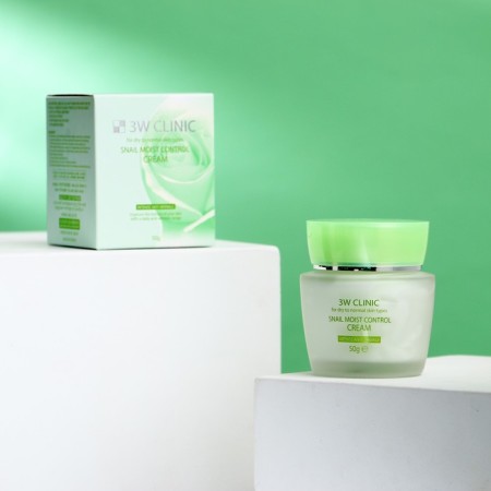 Restorative face cream with snail mucin 3W Clinic Snail Moist Control Cream, 50 g