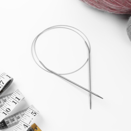 The knitting needles are circular, for knitting, with a metal cable, d = 2 mm, 14/80 cm-1