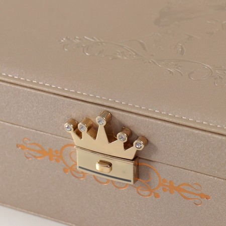 Casket to the leatherette for jewelry "Queen" Light gold 18x27x9 cm-2