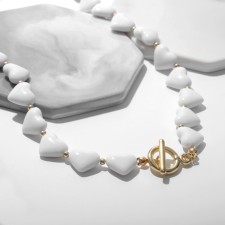 The necklace 