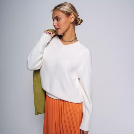 Female jumper, dairy color, one size (44-48)-1