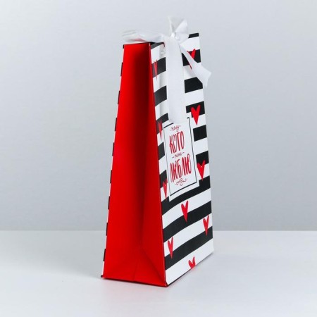 Gift package with a ribbon, packaging, "who I love", 13 x 23 x 7 cm-1