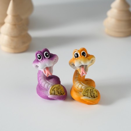 Polystone souvenir "Snake with a coin" mix 2.5x2.5x4 cm
