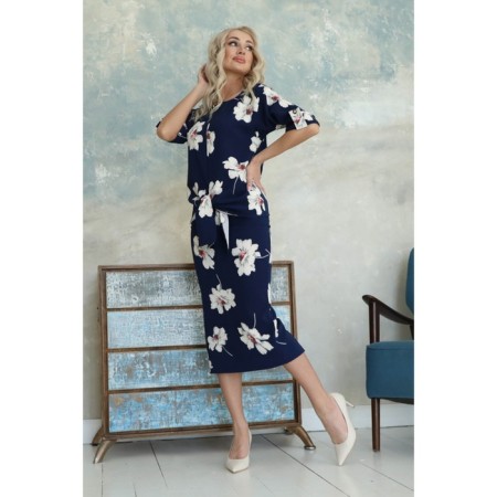 Female suit, size 42-12