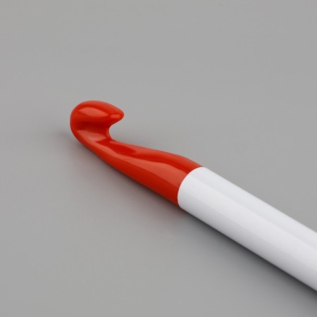 Knitting hook, d = 10 mm, 15 cm, white/red color-3