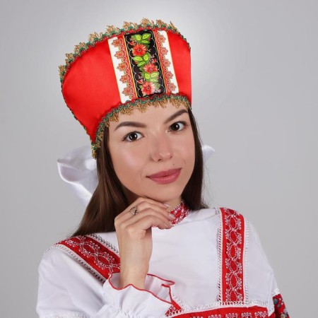 Kokoshnik with a direct insert