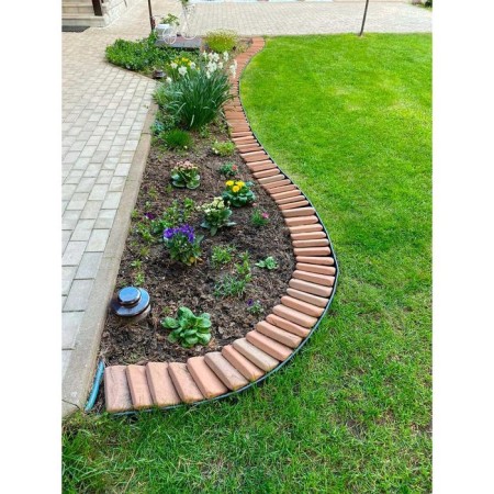 The border is garden, plastic, h = 78 mm, 8 m, 32 pegs, "geoplastboard"-10