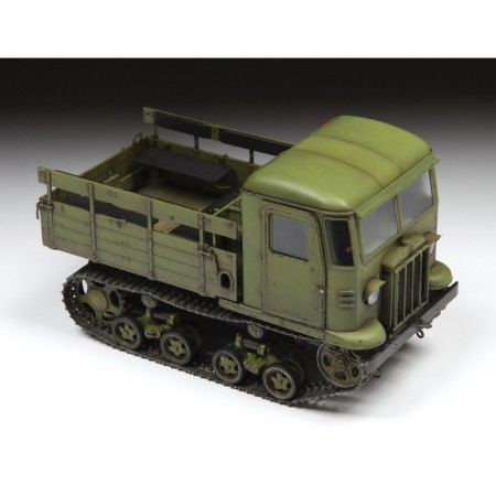 The team of truck model "Soviet caterpillar tractor STZ-5", star, 1:35, (3663)-5