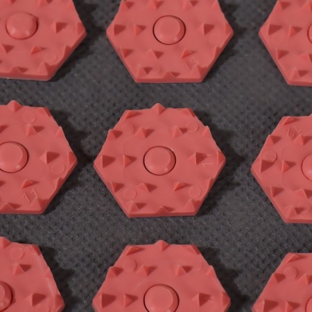 Iplikator-river, the basis of Spanbond, 70 modules, 32 × 26 cm, dark gray/red color-2