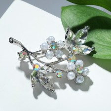 Brooch 