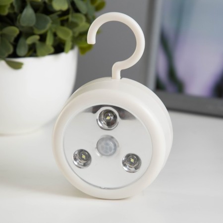 A nightlight with a “Andi” sensor LED 1W from the batteries 3HAAA white (furniture) 7x7x2.9 cm Risalux