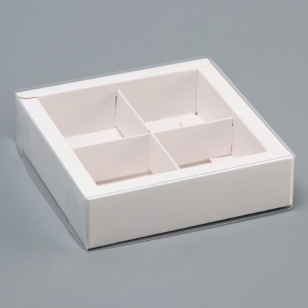 Box for 4 sweets, 12.5 x 12.5 x 3.5 cm. Confectionery packaging