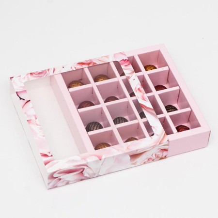 Box for sweets, 16 pcs, "peonies", pale pink, 17.7 x 17.7 x 3.8 cm-1