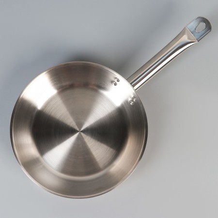 Skoroda "General catering", d = 24 cm, housing thickness 0.6 mm, bottom 3.5 mm, with a heat distribution layer, induction-1