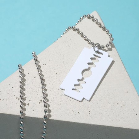 Coke "blade", white color in silver, 48 cm