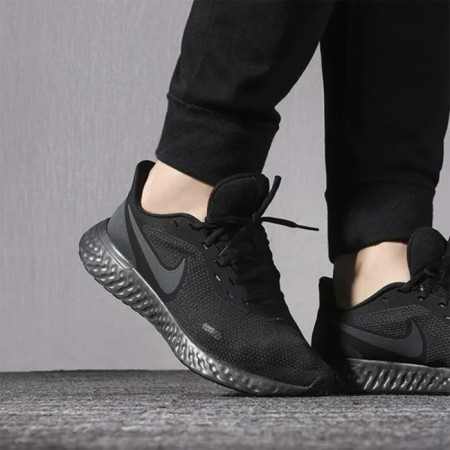 Sneakers Nike BQ3204-001 Revolution 5, size 8.5-5