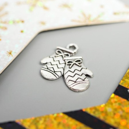 Decor for creativity Metal "mittens" silver 1.7x1.6 cm-1