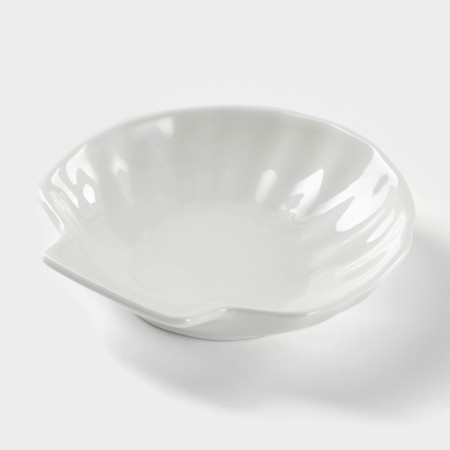 Porcelain-porcelain dish Wilmax shelley, d = 13 cm, white color