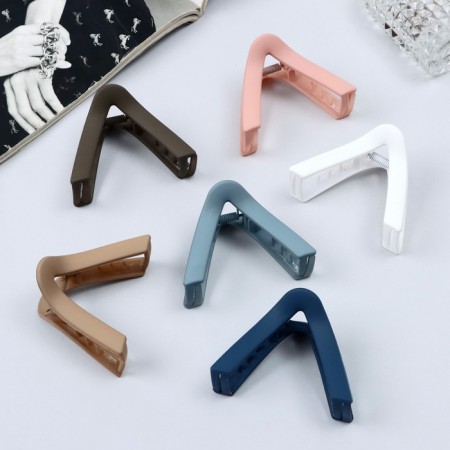Hair crab "Leon" Matte corner, 7 cm, mix-1