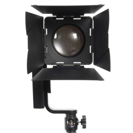 LED illuminator Godox S30, focusing-7