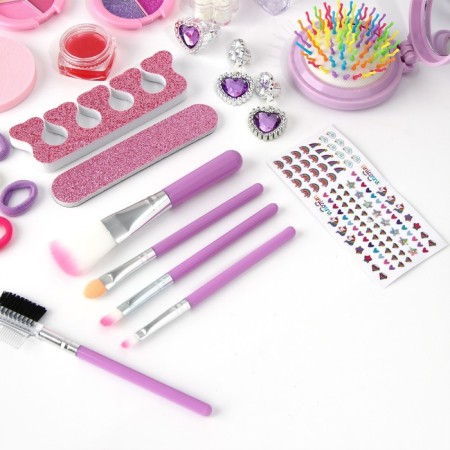 A set of children's cosmetics in the Single -Owing suitcase-8