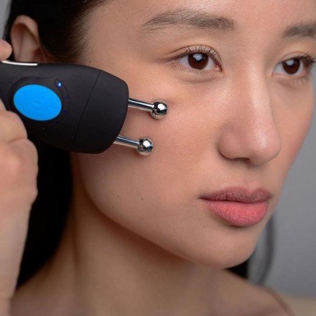 Gess-135, 4 watts skin care device, microcurrents, 5 modes, remote control, auto shutdown 74864-6