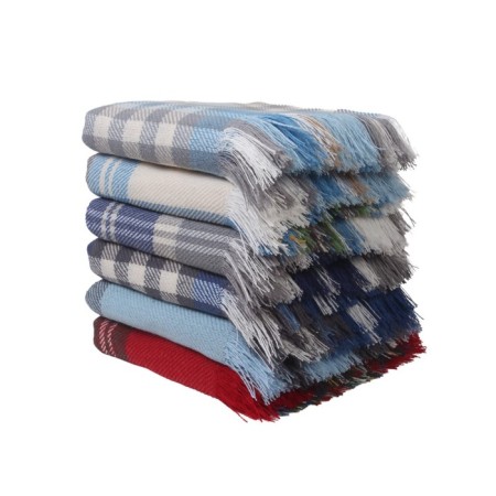 Plaid in the Triumph cell, size 140x205 cm-2