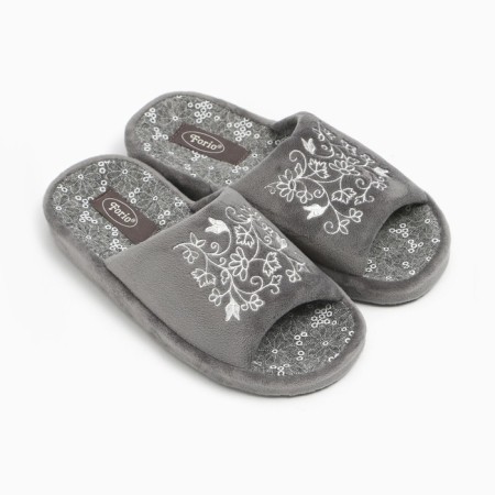 Women's slippers, size 37