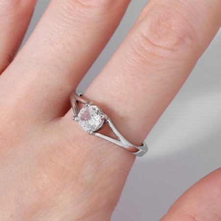 The ring "Classic" is the crystal minimalistic, the color is white in silver, dimensionless-3