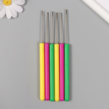 Quilling tool with a plastic handle mix section 0.8 cm length 11 cm