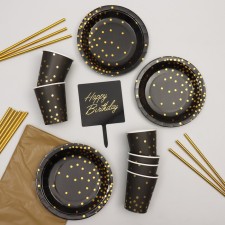 Set of dishes 