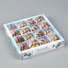Box under 16 sweets with the cells of the 