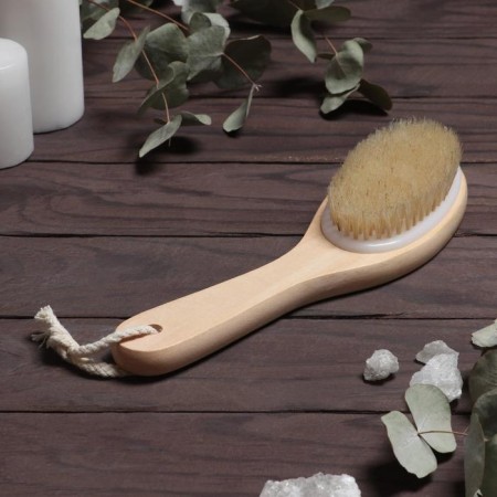 Massage brush for the body, with a pen, natural bristles