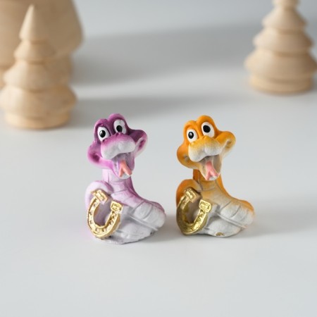 Polystone souvenir "Snake with a hill" mix 2.5x2.5x4 cm