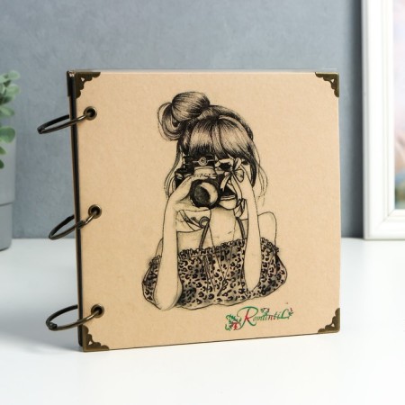 Photo album on rings 30 sheets "Girl with a camera" Black sheets 18.5x18.5 cm