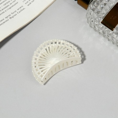 Hair crab "Fog" fan, 6 cm, white