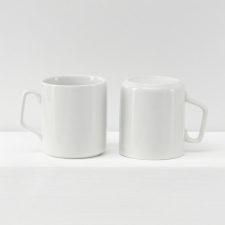 A set of porcelain dishes "Universal", 12 objects: plate d = 20 cm, deep 600 ml, d = 20 cm, mug 350 ml-4
