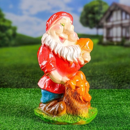 Garden figure "Gnome with zucchini" red, 23x21x36cm-1