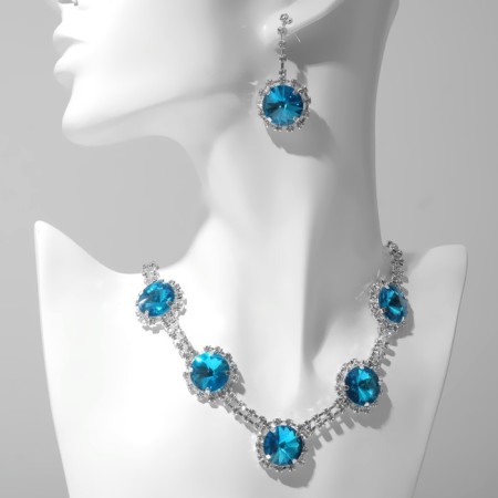 Set 2 objects: earrings, necklace "elites" circles in patterns, white white in silver, 40 cm
