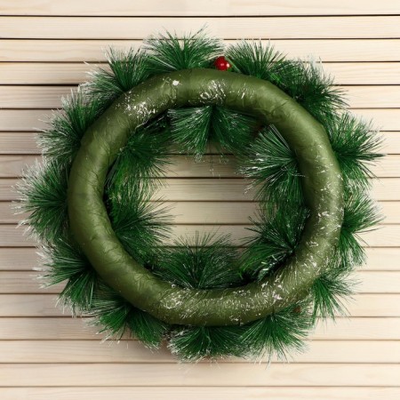 New Year's wreath d- 34 cm "Cozy fairy tale" berries on twigs-2