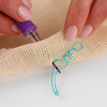 Needle for embroidery, for carpet equipment, d = 1.6 mm, with a filamenter, purple color-3