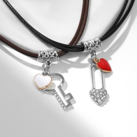 Kulons on the lace "Uzolnutor" key with a lock, color, 43 cm