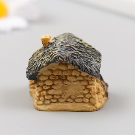 Figure for Florarium Polystone "House with a straw roof" mix 4x3.2x3.2 cm-3